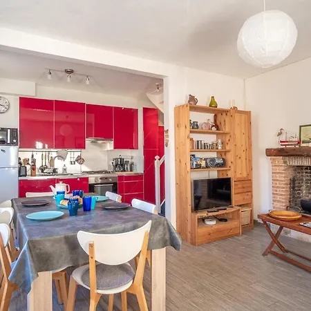 Holiday home Les Cailloux Verts